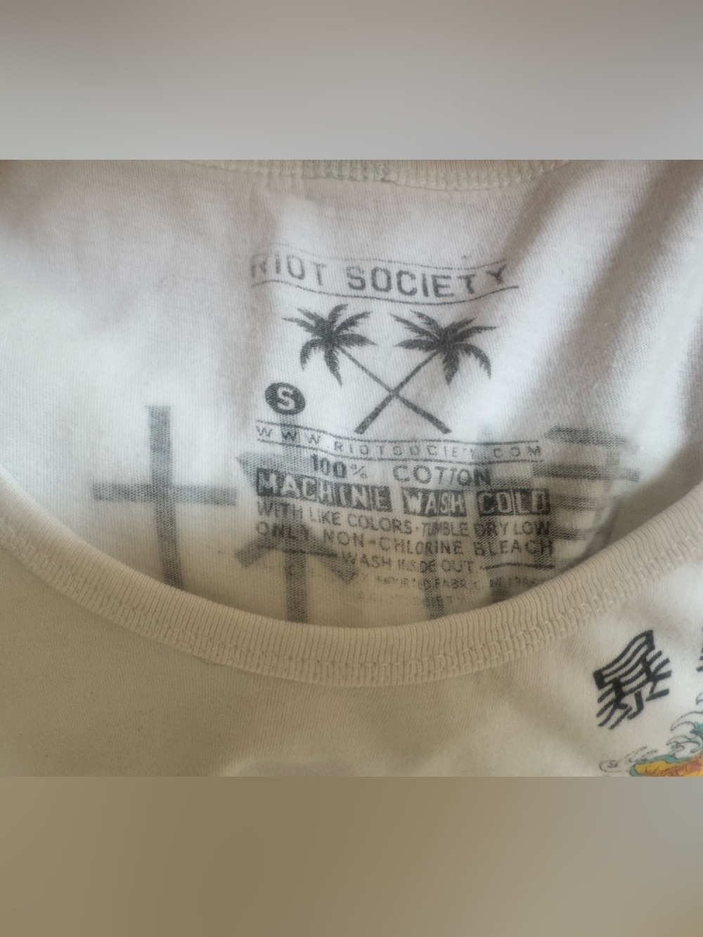 Men's Riot Society screen print Koi fish logo white sleevelesstank top - Picture 5 of 8